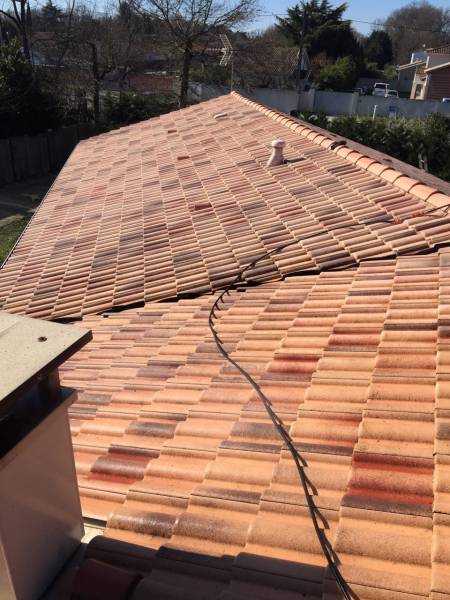 Nettoyage de toiture résultat proche du neuf à ST AUBIN DE MEDOC