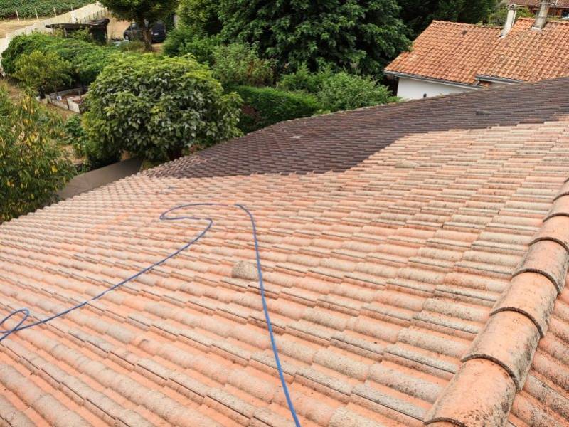 Nettoyage et démoussage de toiture à VENSAC