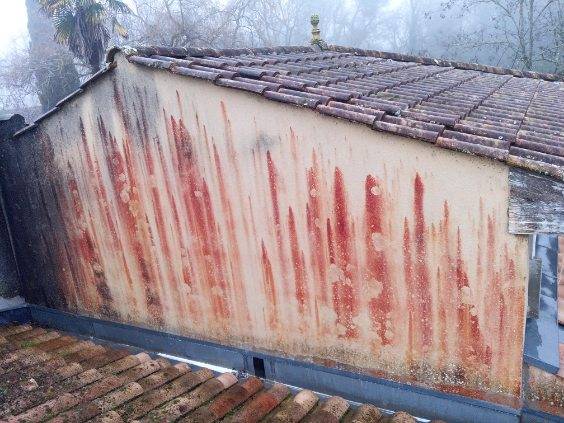 Nettoyage traces rouges sur mur à ST MARIENS proche BLAYE